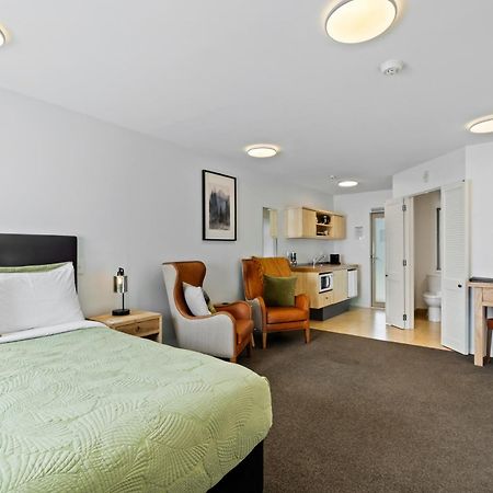 Tussock Peak Lodge แฮนเมอร์สปริงส์ ภายนอก รูปภาพ