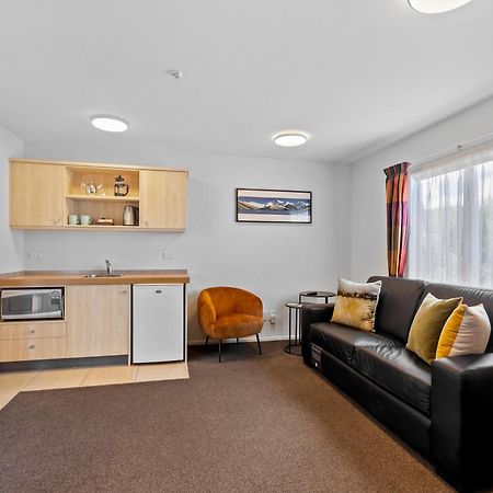 Tussock Peak Lodge แฮนเมอร์สปริงส์ ภายนอก รูปภาพ