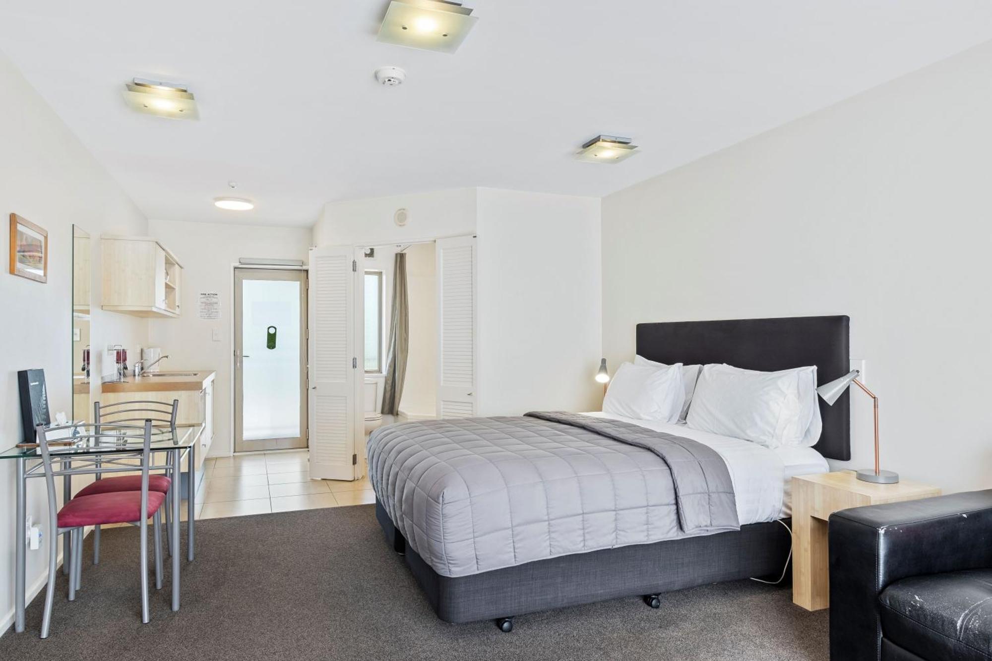 Tussock Peak Lodge แฮนเมอร์สปริงส์ ภายนอก รูปภาพ
