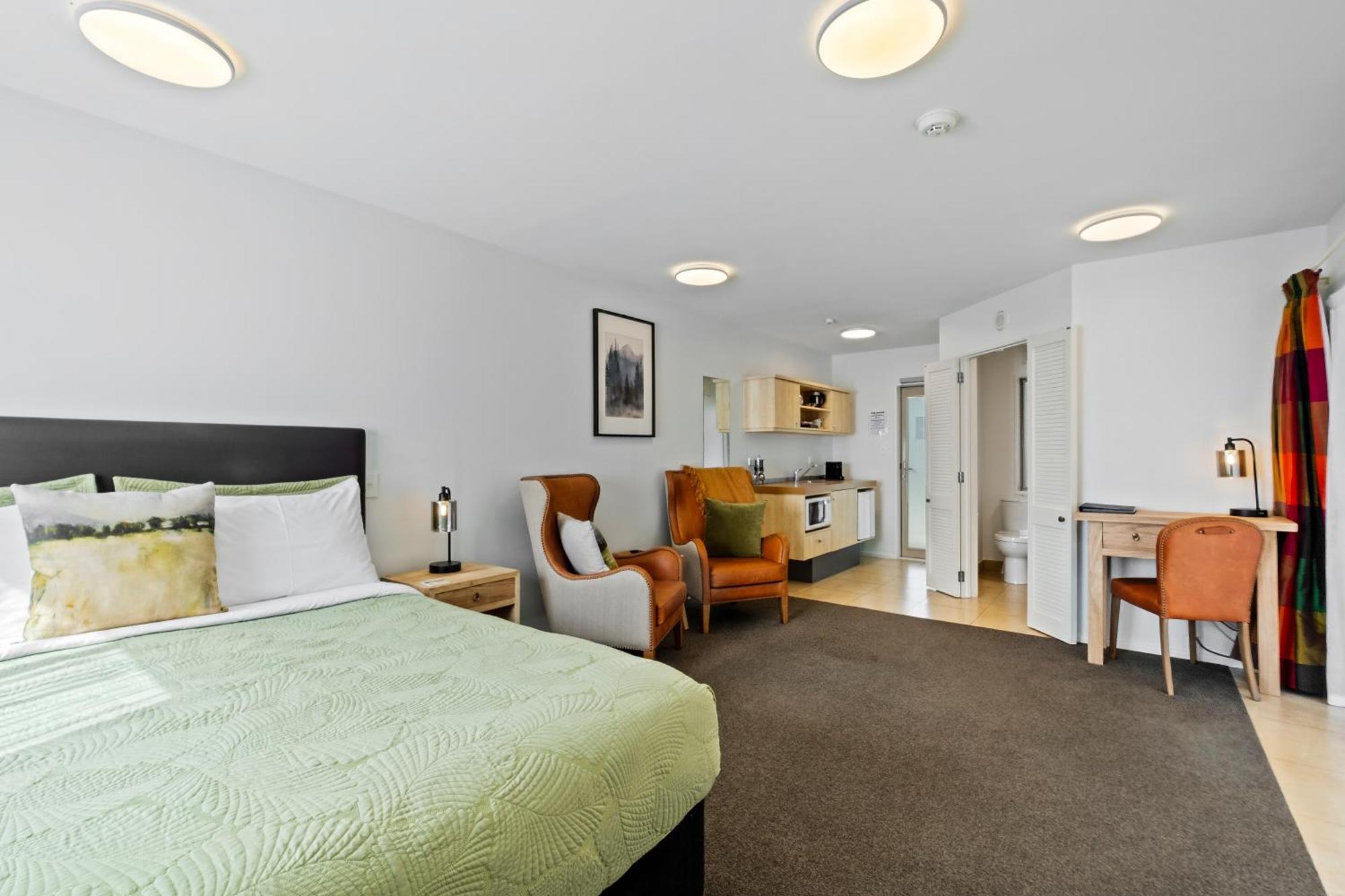Tussock Peak Lodge แฮนเมอร์สปริงส์ ภายนอก รูปภาพ