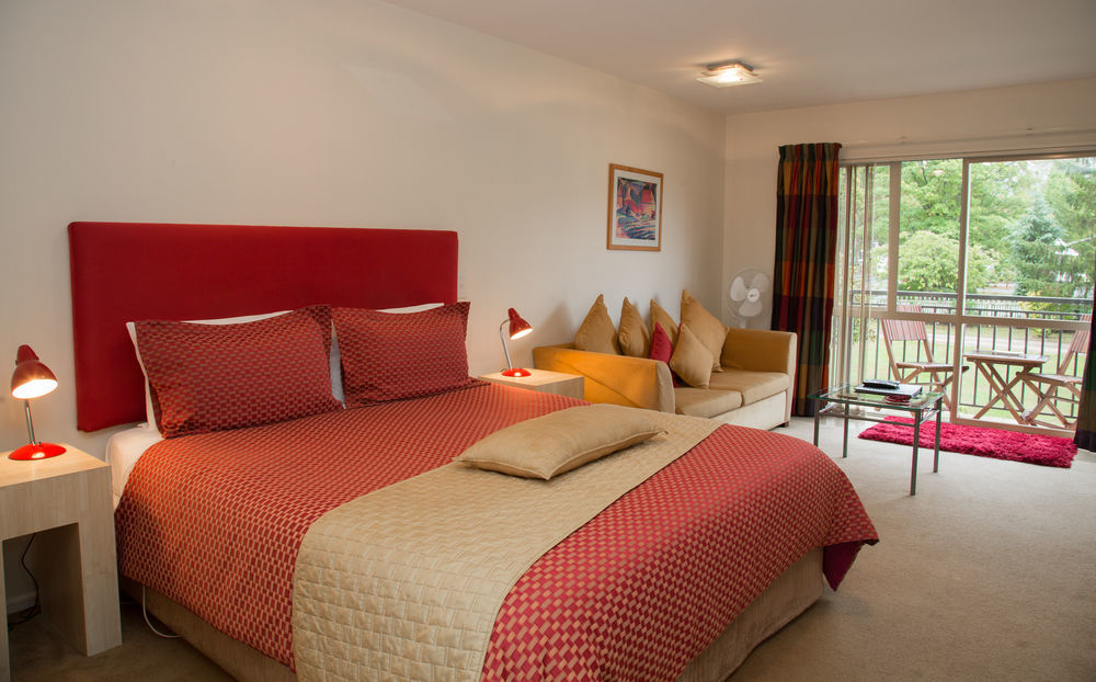 Tussock Peak Lodge แฮนเมอร์สปริงส์ ภายนอก รูปภาพ