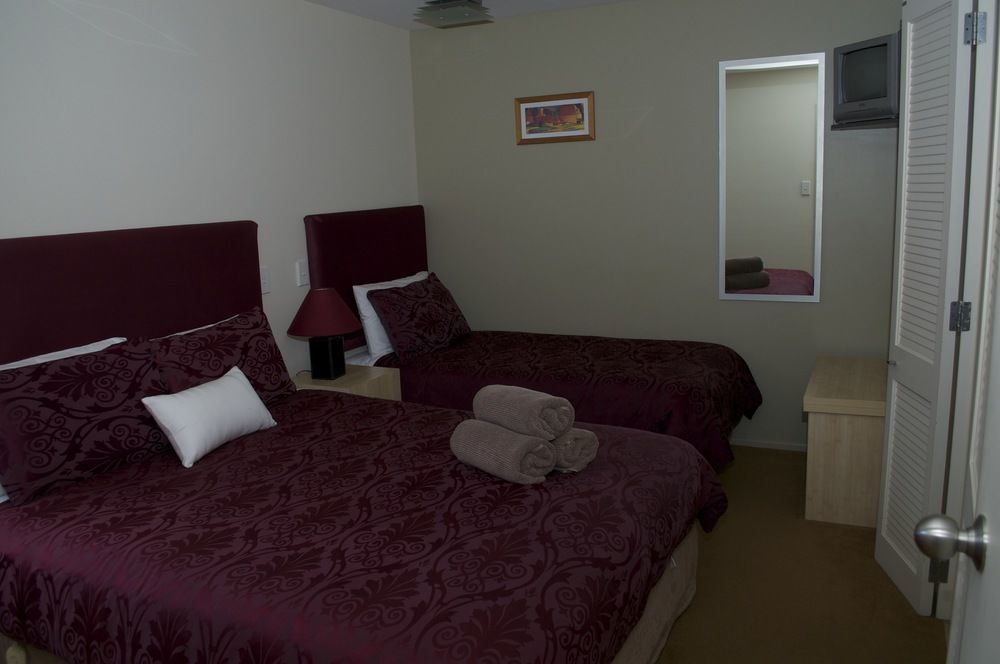 Tussock Peak Lodge แฮนเมอร์สปริงส์ ภายนอก รูปภาพ